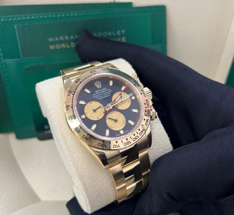 Rolex Daytona Paul Newman Yellow Gold Daytona Black Dial Yellow Subdials 116508