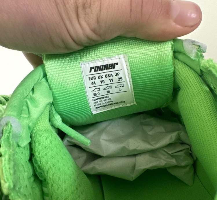 Balenciaga Runner Sneaker Flou 44