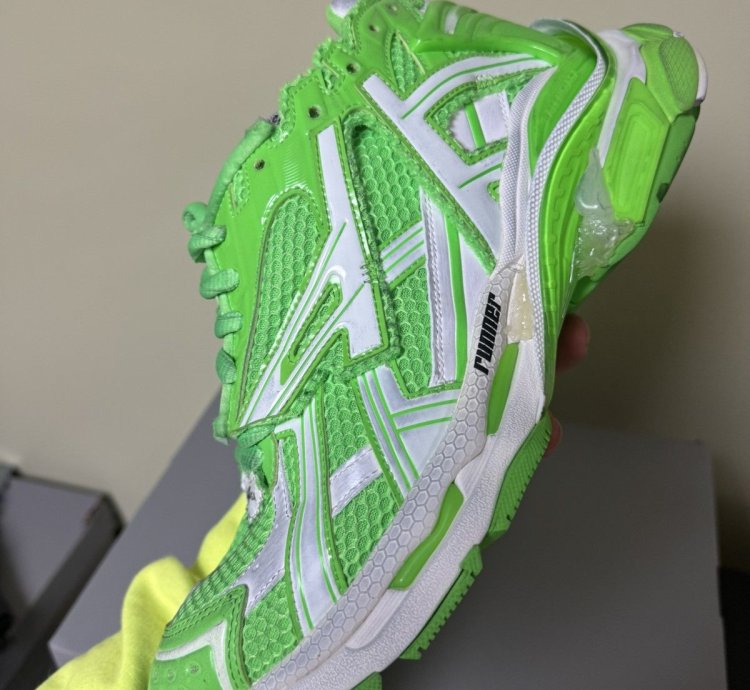 Balenciaga Runner Sneaker Flou 44
