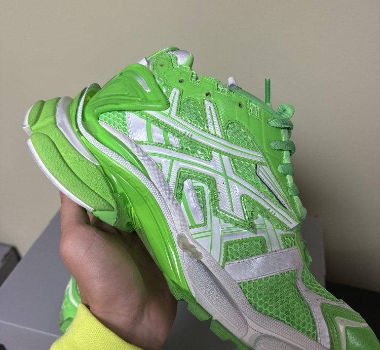 Balenciaga Runner Sneaker Flou 44