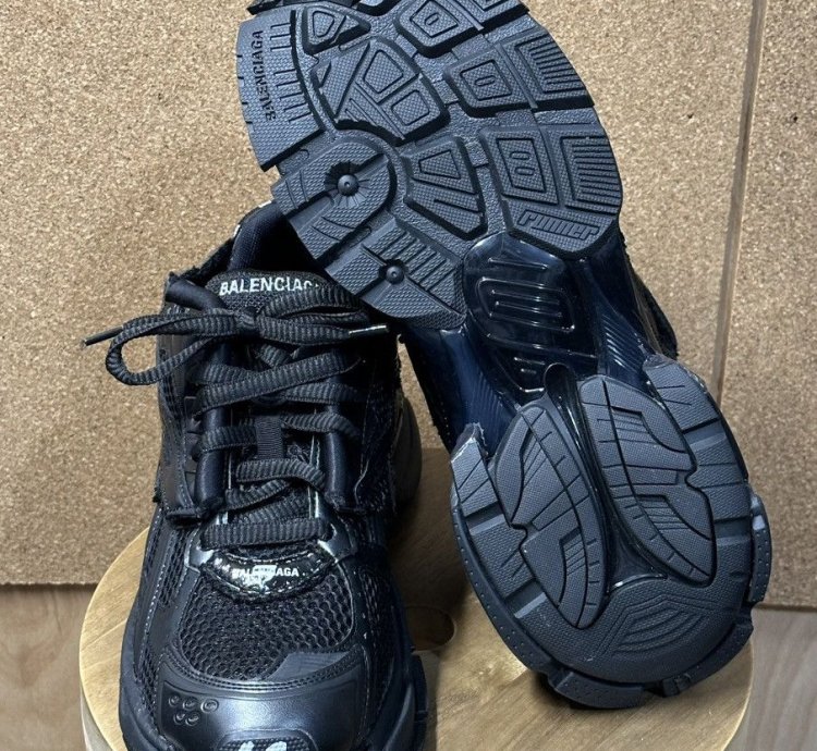 Balenciaga Runner Sneaker In Black Men