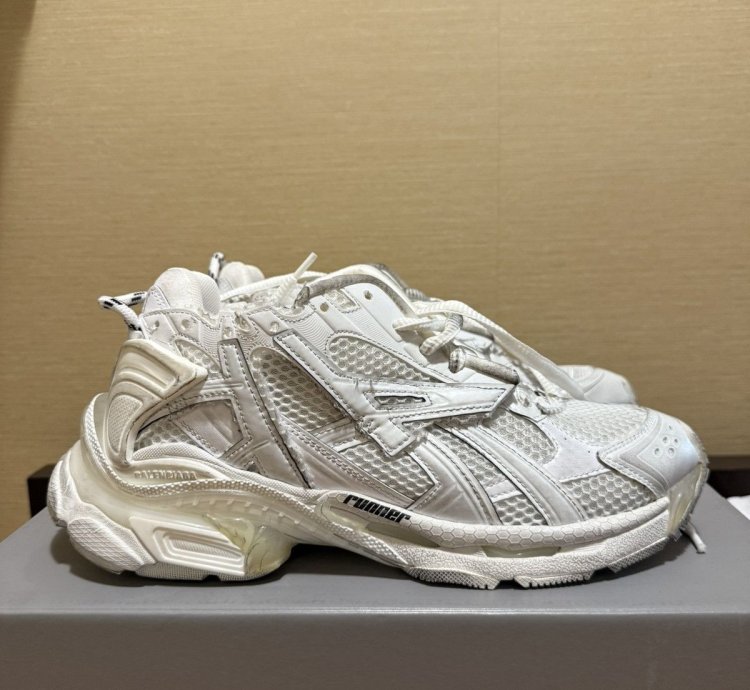 Balenciaga Runner Sneaker White 40