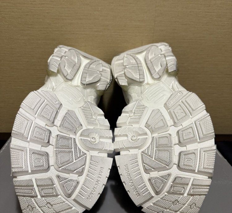 Balenciaga Runner Sneaker White 47