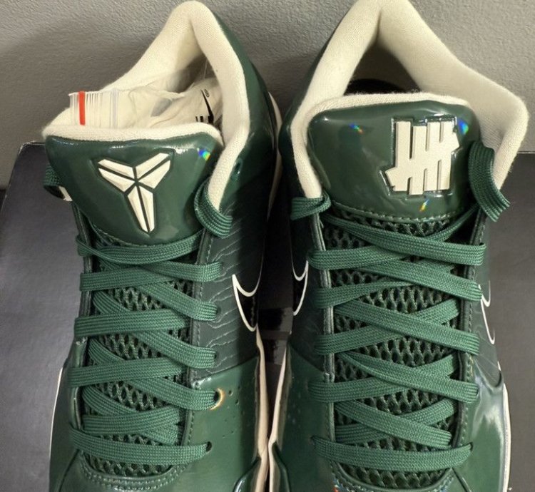 Undefeated Nike Kobe 4 Protro Milwaukee Bucks Size 9