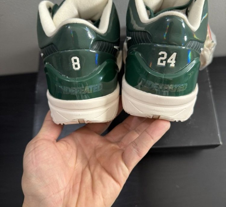 Undefeated Nike Kobe 4 Protro Milwaukee Bucks Size 9