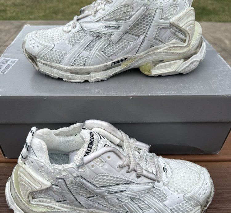 Balenciaga Runner Sneaker White Size 6 Us