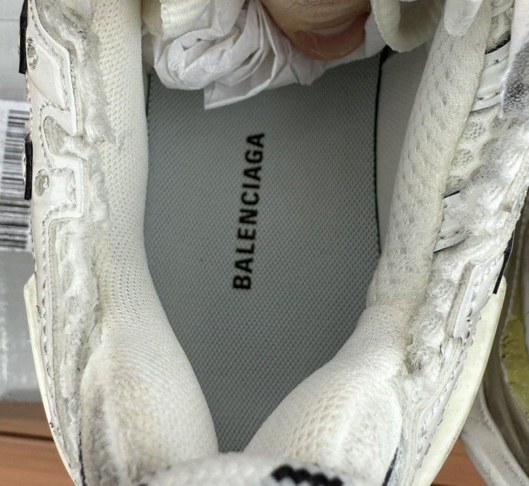 Balenciaga Runner Sneaker White Size 6 Us