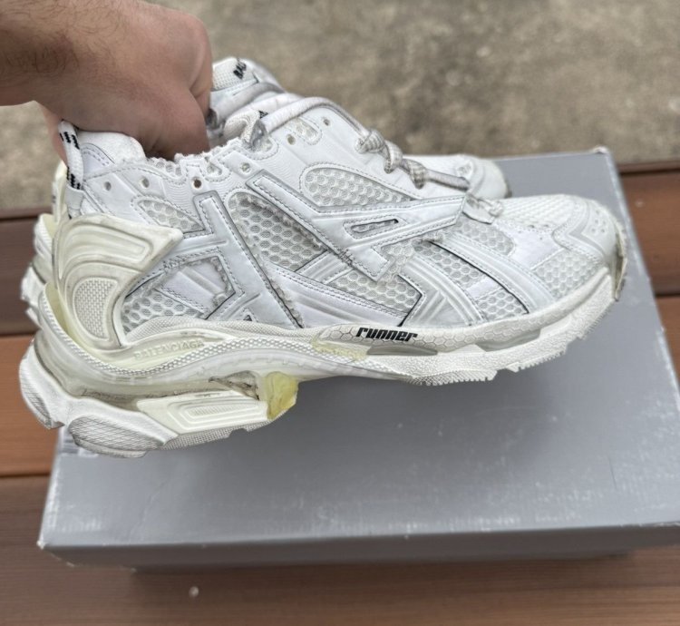 Balenciaga Runner Sneaker White Size 6 Us