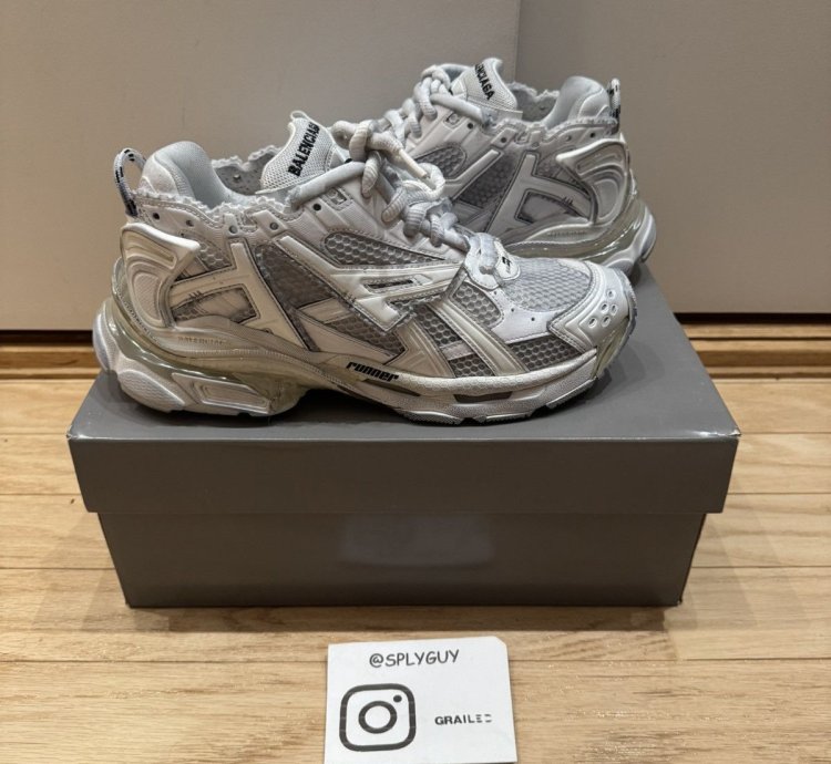 Balenciaga Runner Triple White Sz 41