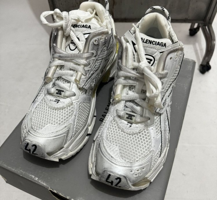 Balenciaga Runners White