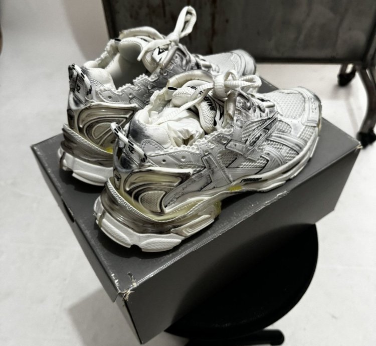 Balenciaga Runners White