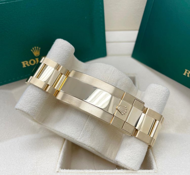 Rolex Sea-dweller Deepsea New Sea-dweller Deepsea 136668 Blue Dial 44mm Yellow Gold