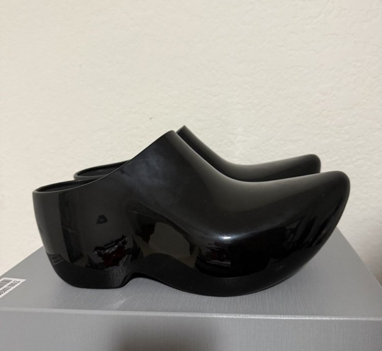 Balenciaga Technoclog Mule Shiny Black 45