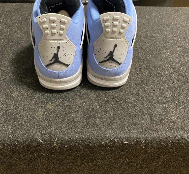 University Blue Jordan 4