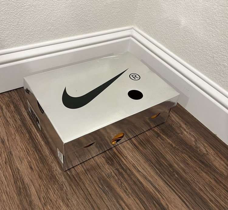 University Gold Off White Nike Dunk