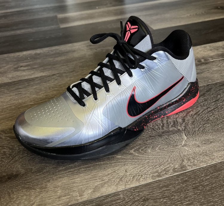 Vintage 2010 Nike Zoom Kobe 5 Low Basketball Shoes Size 10