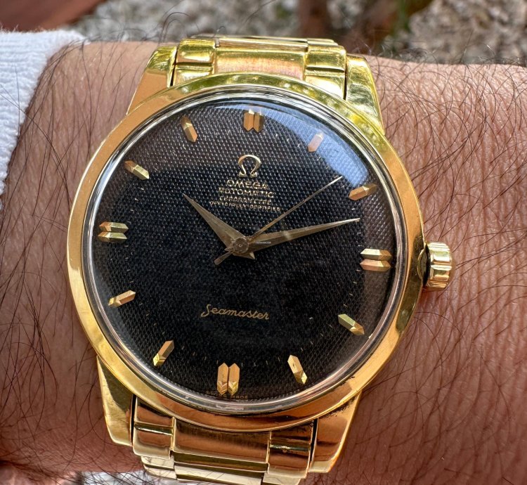 Omega Seamaster 1950 Seamaster 18kt Ref 2521 Bumper Black Honeycomb Dial