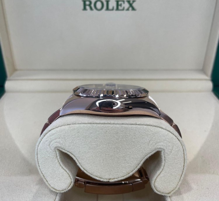 Rolex Sky-dweller rose Gold Chocolate Dial