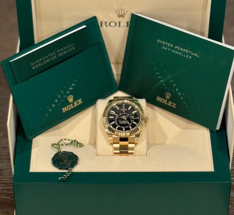 Rolex Sky-dweller 18 Ct Yellow Gold Rolex Sky Dweller