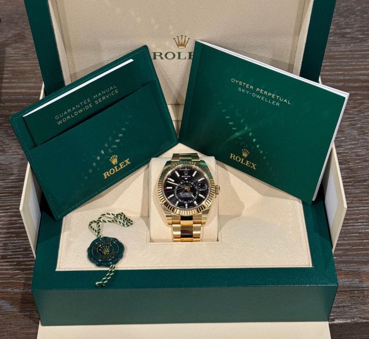 Rolex Sky-dweller 18 Ct Yellow Gold Rolex Sky Dweller