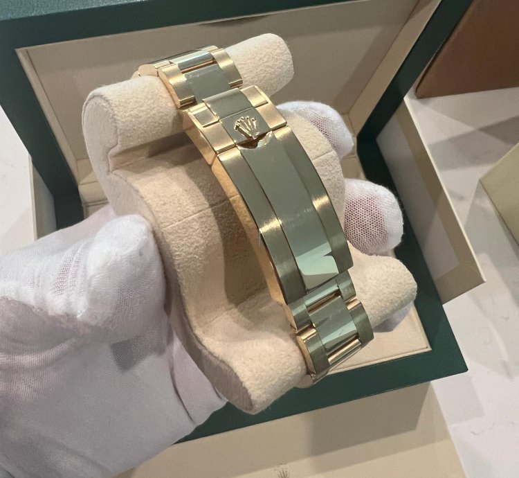 Rolex Sky-dweller 18 Ct Yellow Gold Rolex Sky Dweller