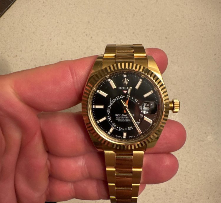 Rolex Sky-dweller 18 Ct Yellow Gold Rolex Sky Dweller