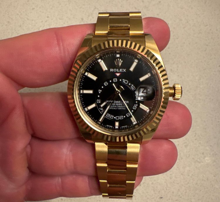 Rolex Sky-dweller 18 Ct Yellow Gold Rolex Sky Dweller