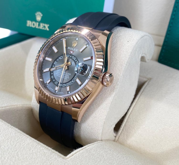 Rolex Sky-dweller 18ct Rose Gold Rhodium Dial 2021