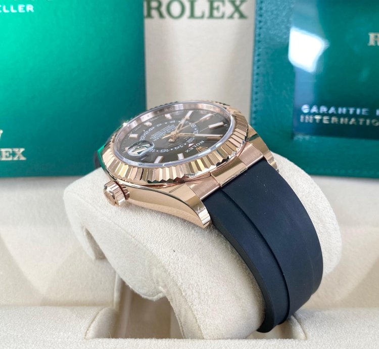 Rolex Sky-dweller 18ct Rose Gold Rhodium Dial 2021