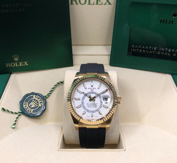 Rolex Sky-dweller 18ct Yellow Gold 2022
