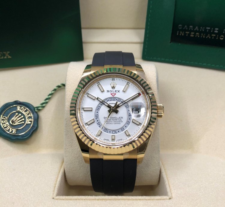 Rolex Sky-dweller 18ct Yellow Gold 2022