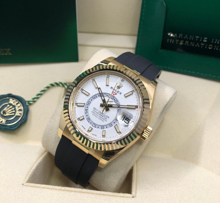 Rolex Sky-dweller 18ct Yellow Gold 2022