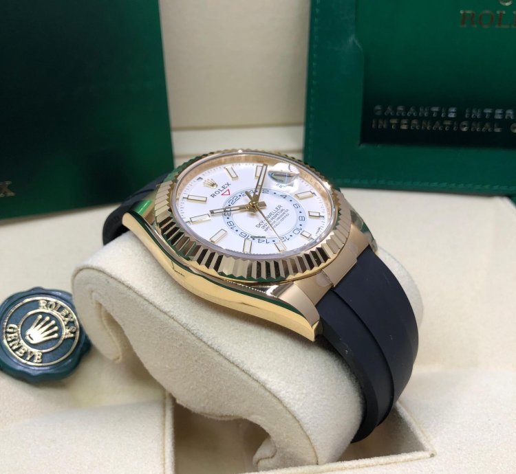 Rolex Sky-dweller 18ct Yellow Gold 2022