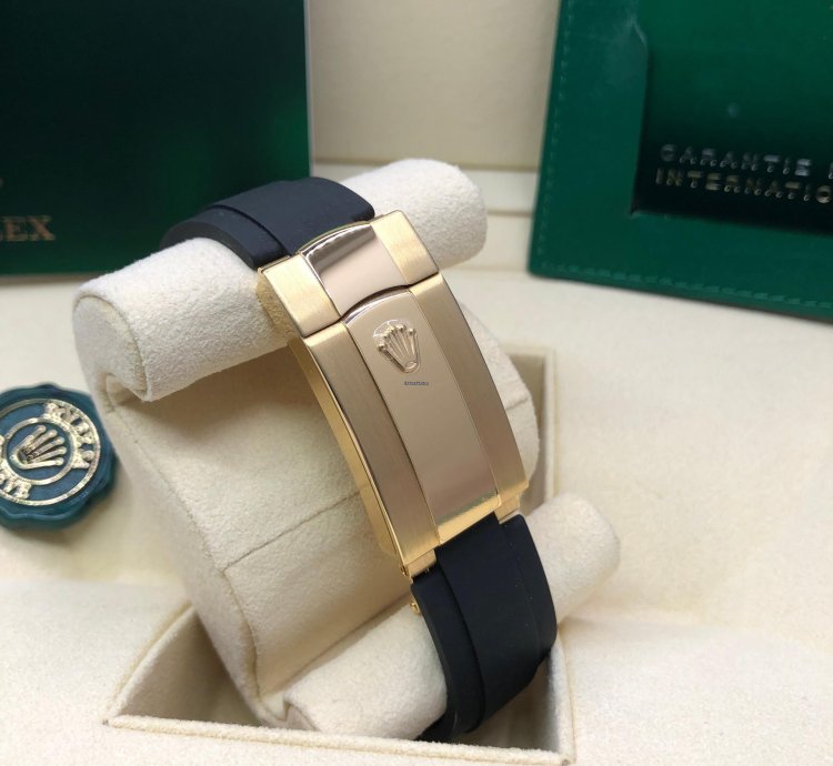 Rolex Sky-dweller 18ct Yellow Gold 2022