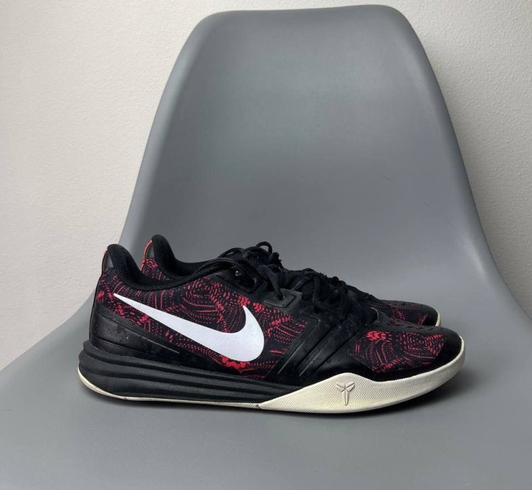 Vintage Nike Kobe Mentality Bright Crimson Low Top Sneakers