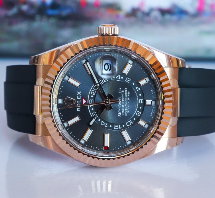Rolex Sky-dweller 18k Rg Rhodium 326235 2022 Unworn 42mm Fluted 18k Rose Gold Oysterflex Full Set