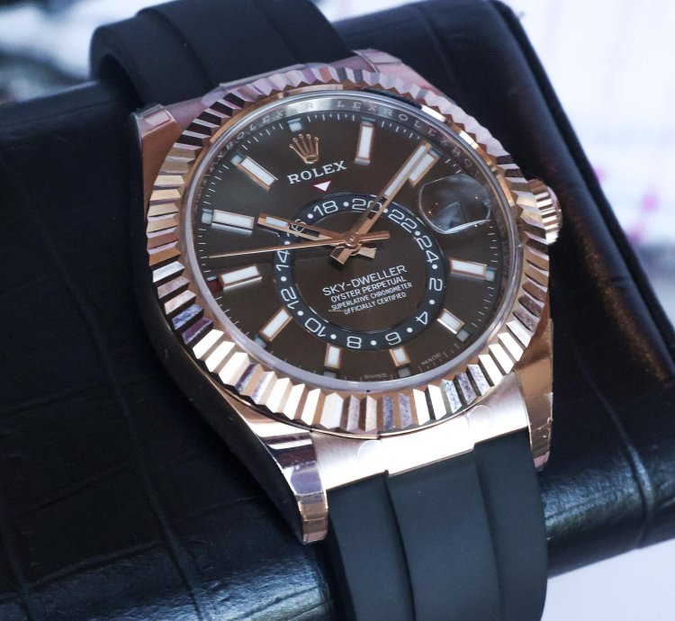 Rolex Sky-dweller 18k Rg Rhodium 326235 2022 Unworn 42mm Fluted 18k Rose Gold Oysterflex Full Set