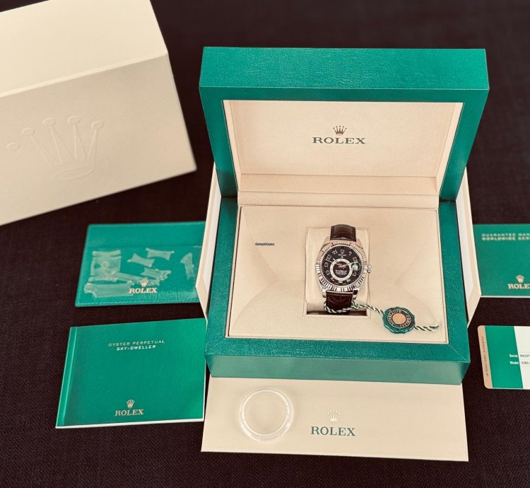 Rolex Sky-dweller 18k White Gold - 2x Leather Bracelet Black Brown