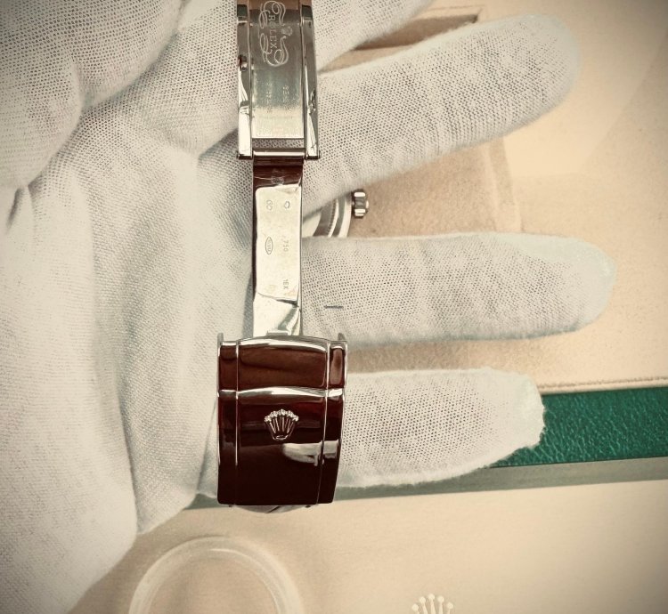 Rolex Sky-dweller 18k White Gold - 2x Leather Bracelet Black Brown