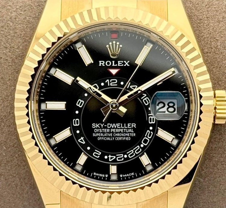 Rolex Sky-dweller 18k Yellow Gold Bright Black Dial Oysterflex