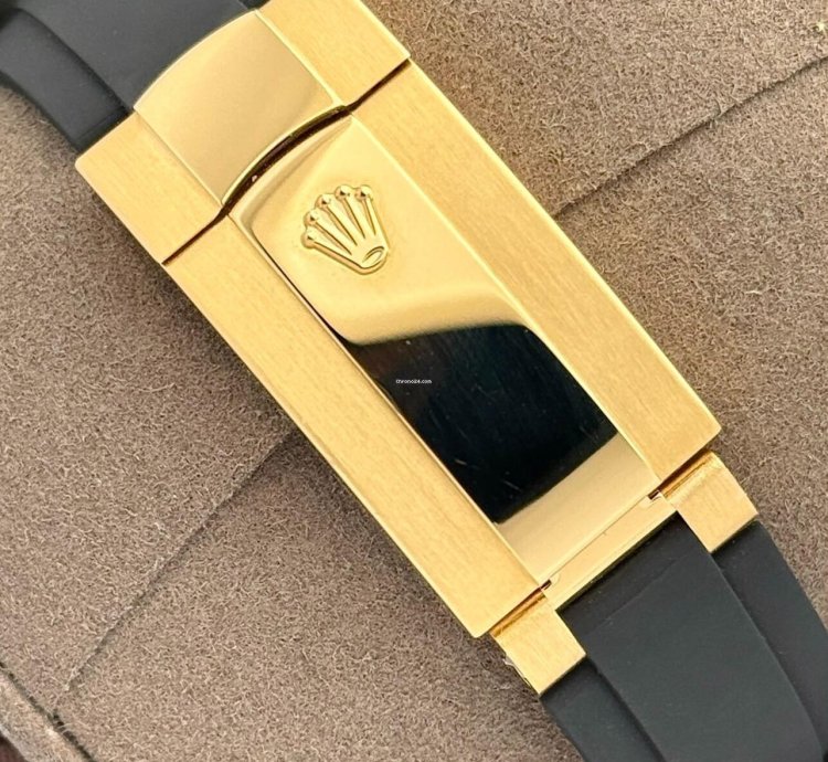 Rolex Sky-dweller 18k Yellow Gold Bright Black Dial Oysterflex