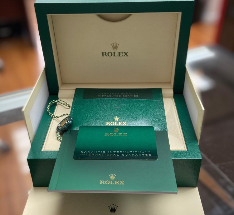 Rolex Sky-dweller 18k Yellow Gold White Dial 326938
