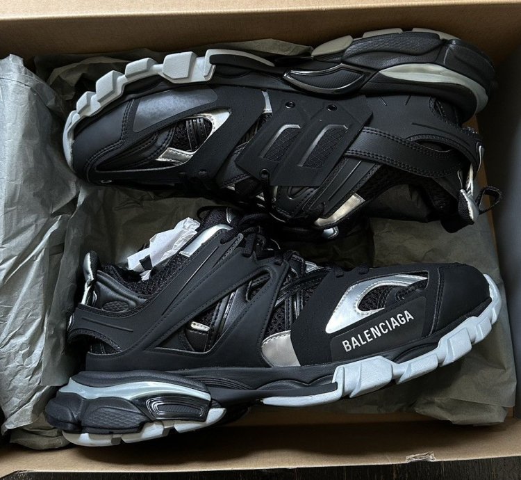 Balenciaga Track Runner