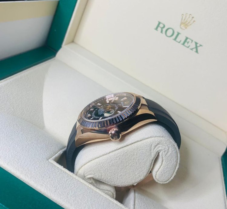 Rolex Sky-dweller 2022 Rose Gold Sky-dweller Oysterflex Chocolate Dial Unworn Box Papers 326235