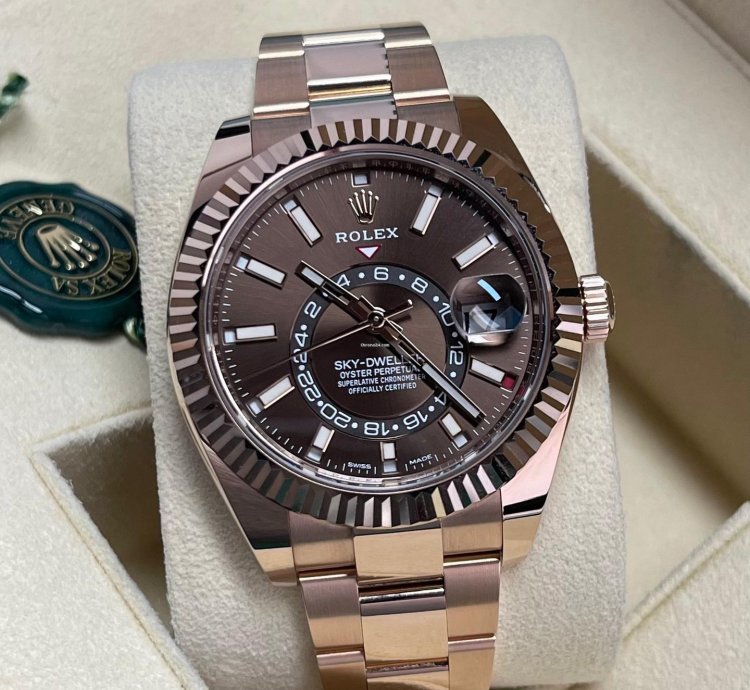 Rolex Sky-dweller 2022 Sky-dweller 42mm Chocolate Dial 326935 18k Rose Gold Oyster Bracelet In Stock