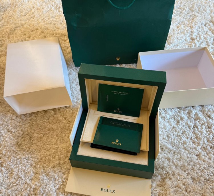 Rolex Sky-dweller 2022 Slightly Worn like New