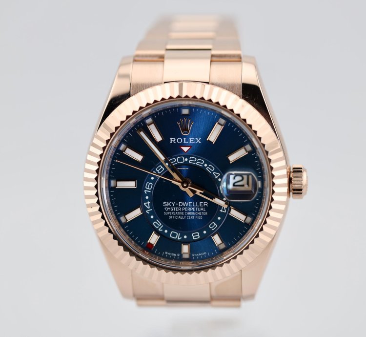 Rolex Sky-dweller 2023 Rolex Sky Dweller Rose Gold Blue Dial Oyster 336935
