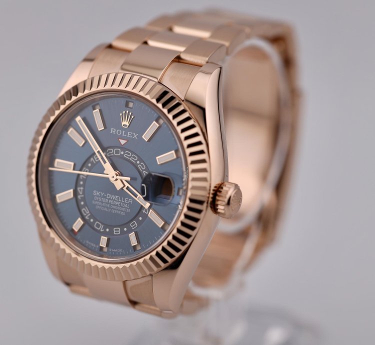 Rolex Sky-dweller 2023 Rolex Sky Dweller Rose Gold Blue Dial Oyster 336935