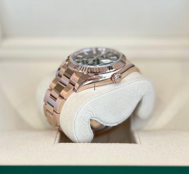 Rolex Sky-dweller 2023 Skydweller Rose Gold Chocolate 326935