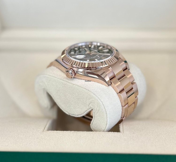 Rolex Sky-dweller 2023 Skydweller Rose Gold Chocolate 326935